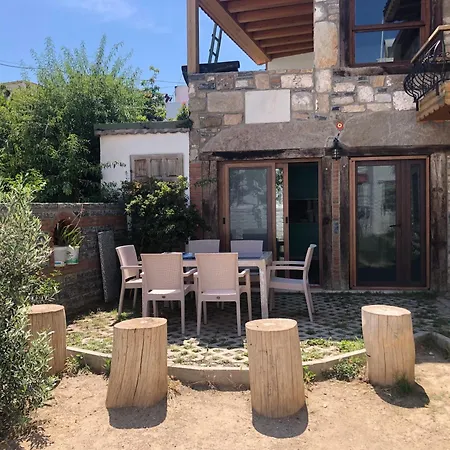 Vilă Plaja Cok Yakin Tarihi Tas Ev