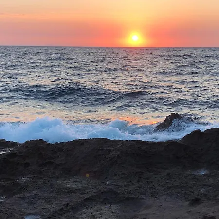 Villa Plaja Cok Yakin Tarihi Tas Ev